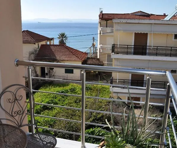 Alkioni's Nest דירה *