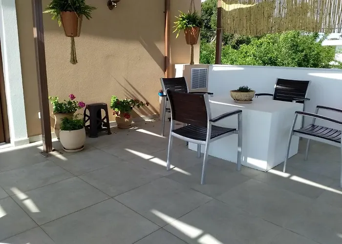 Alkioni's Nest דירה *