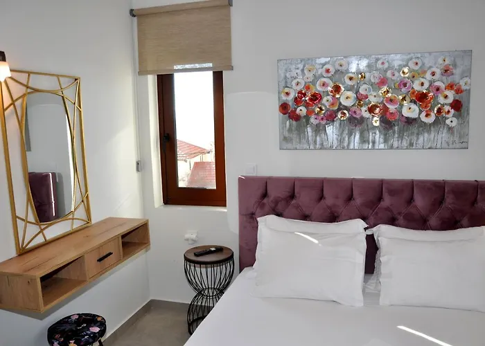 Alkioni's Nest Apartment