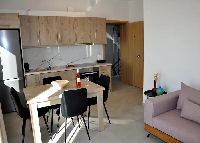 Alkioni's Nest Apartment *