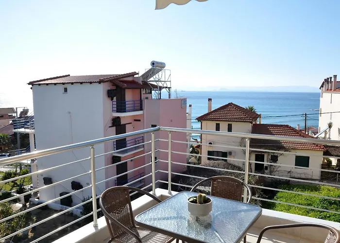 Alkioni's Nest Apartment Arkoudi